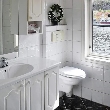 4 Star Holiday Home In Urangsvag