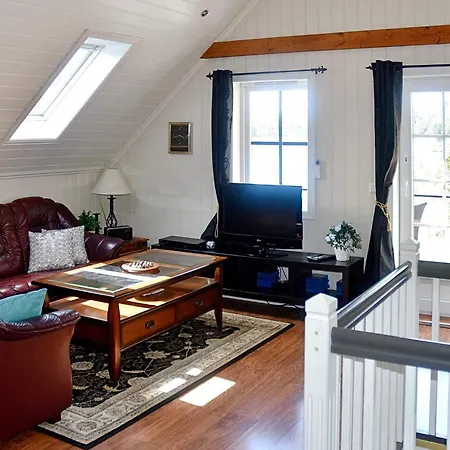 4 Person In Urangsvag-by Traum