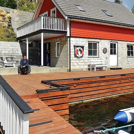 別荘 4 Star Holiday Home In Urangsvag *