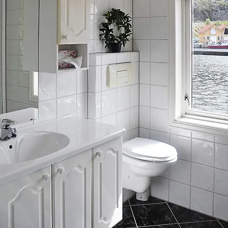 別荘 4 Star Holiday Home In Urangsvag *