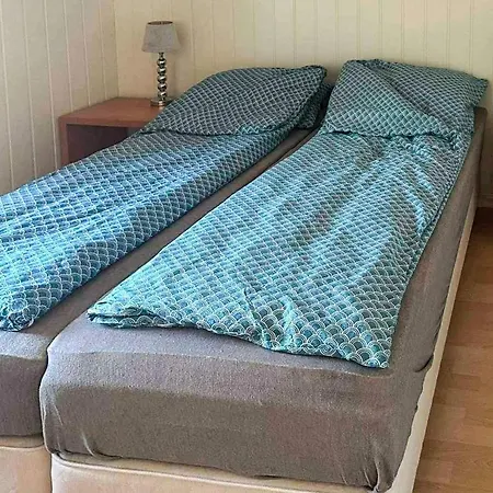 4 Star Holiday Home In Urangsvag 別荘