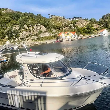 別荘 4 Star Holiday Home In Urangsvag