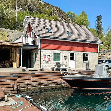 4 Star In Urangsvag