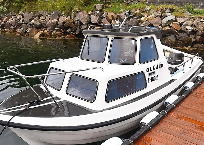 4 Person In Urangsvag-by Traum * Ervik