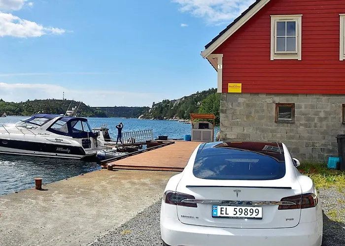 4 Person In Urangsvag-by Traum *