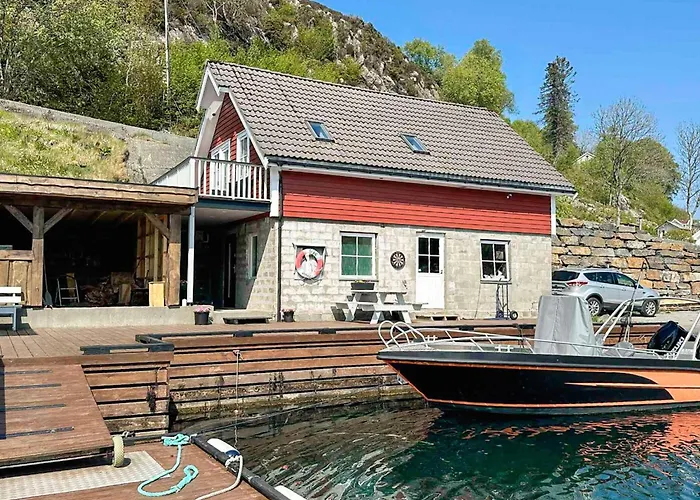 4 Person In Urangsvag-by Traum *