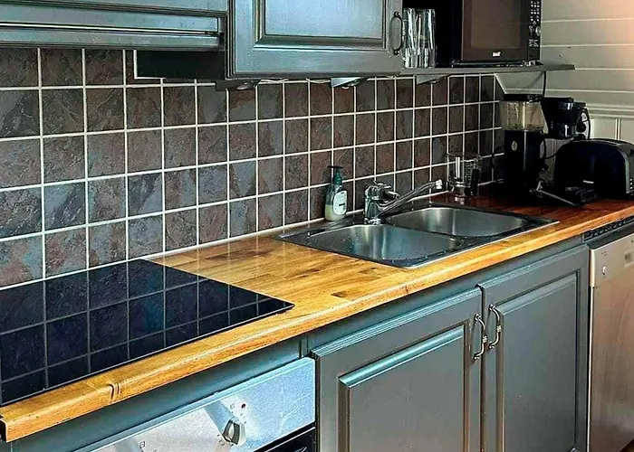 4 Person In Urangsvag-by Traum *