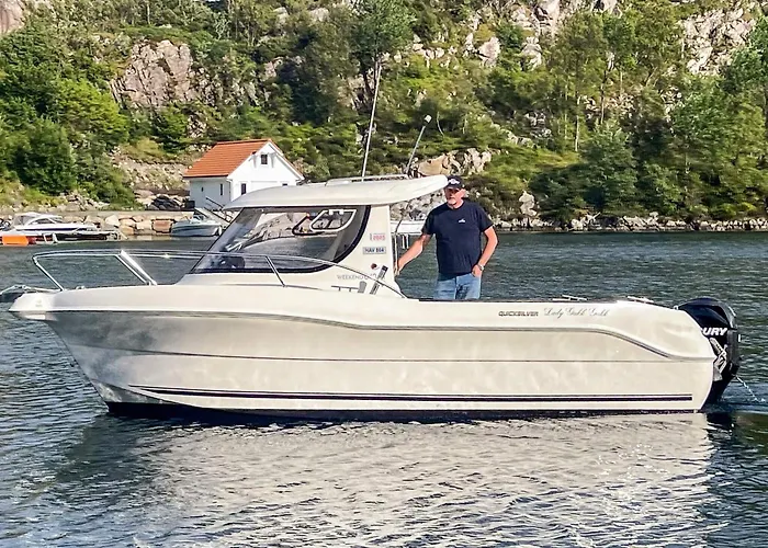 4 Person In Urangsvag-by Traum * Ervik (Urangsvag)