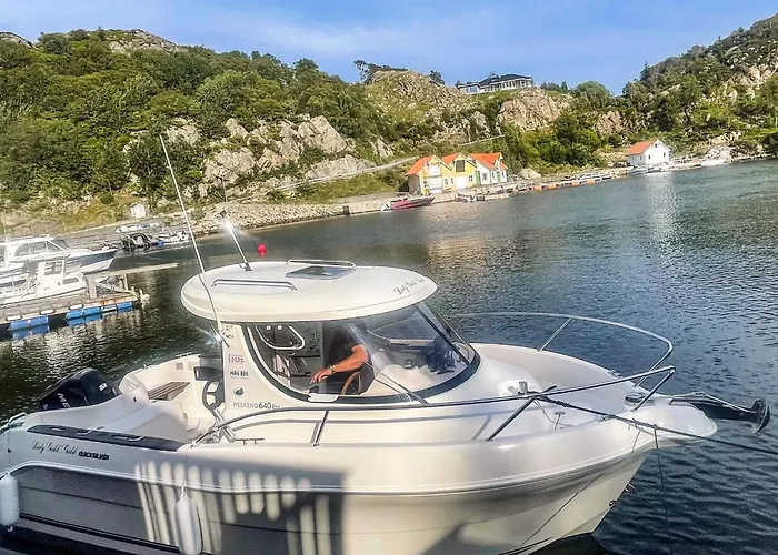 4 Person In Urangsvag-by Traum *